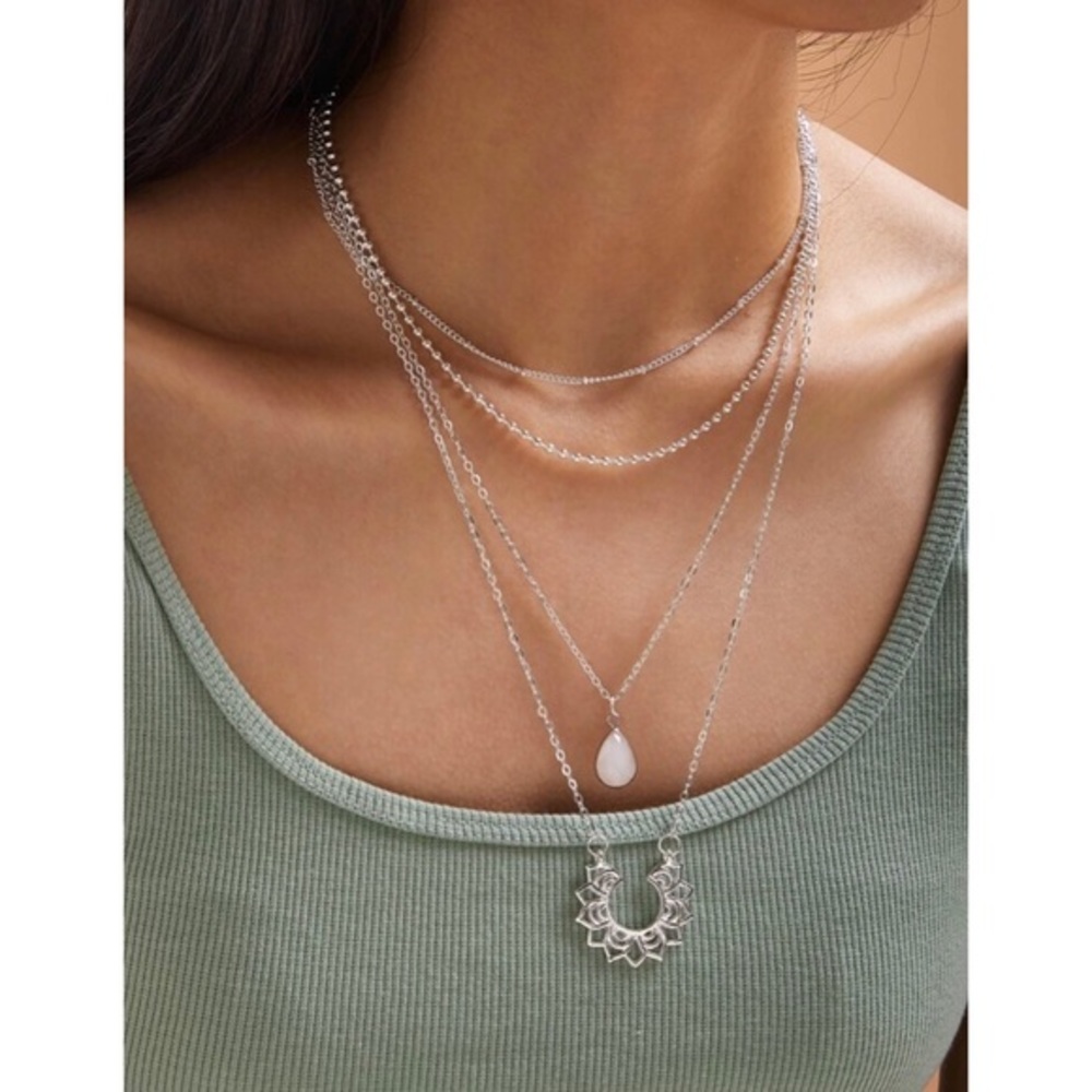 Layered Waterdrop Flower Necklace